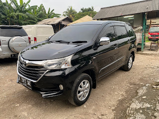 hari salon mobil