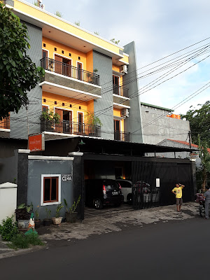 Orange House Kost & Transit